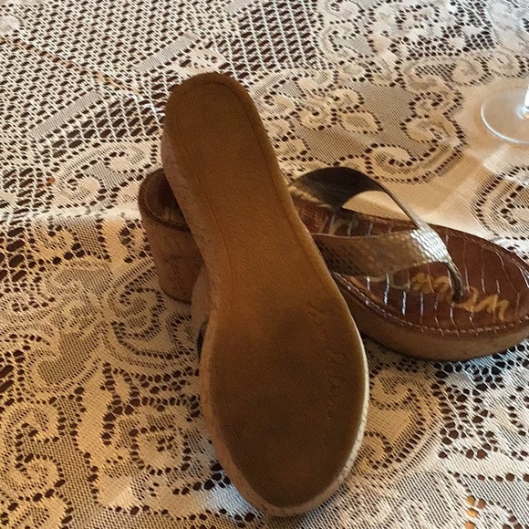 Shoes - Picture 3 of 4